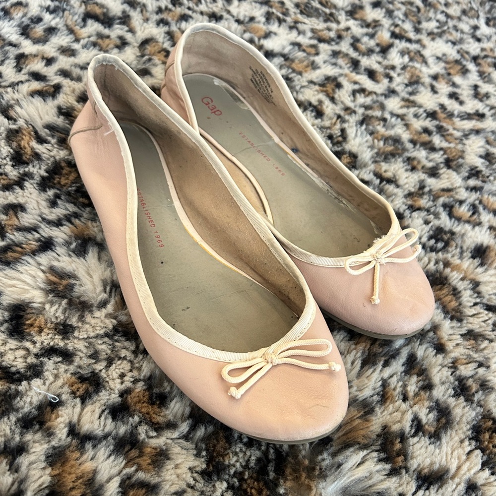 GAP Women's Soft Pink Ballet Flats